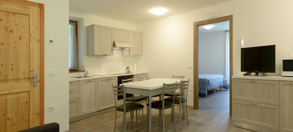 La Casa Al Noce Mezzana (Trentino Alto Adige) Quarto foto