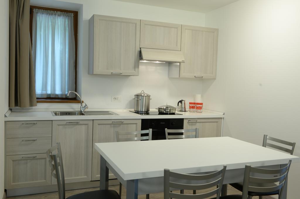 La Casa Al Noce Mezzana (Trentino Alto Adige) Quarto foto